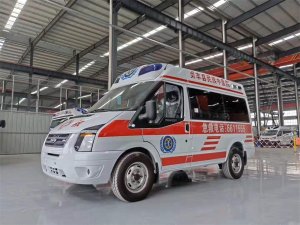 國(guó)六福特V362短軸中頂救護(hù)車